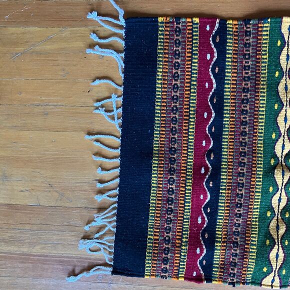 2' x 3' Southwestern Design Multicolor Area Rug (1'10" x 3'2" exact) - Picture 4 of 5